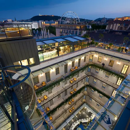 布达佩斯图书馆酒店集团咏叹调酒店 5*