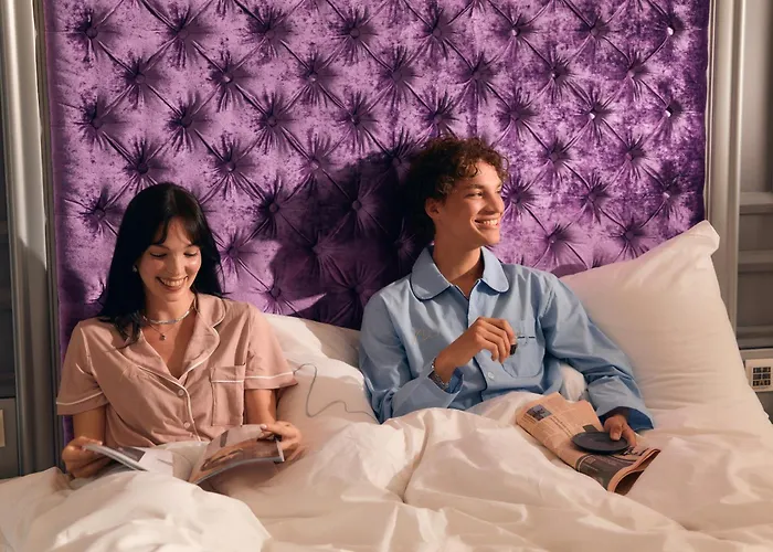 מלון Aria By Library Collection 5*