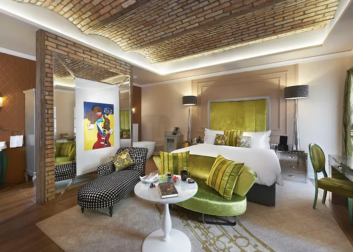 מלון Aria By Library Collection 5*