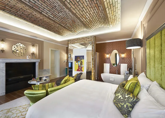 מלון Aria By Library Collection